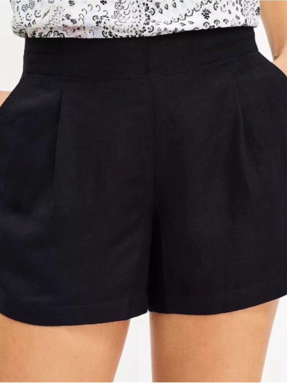 LOFT Black High-Waist Pleated Women's Shorts